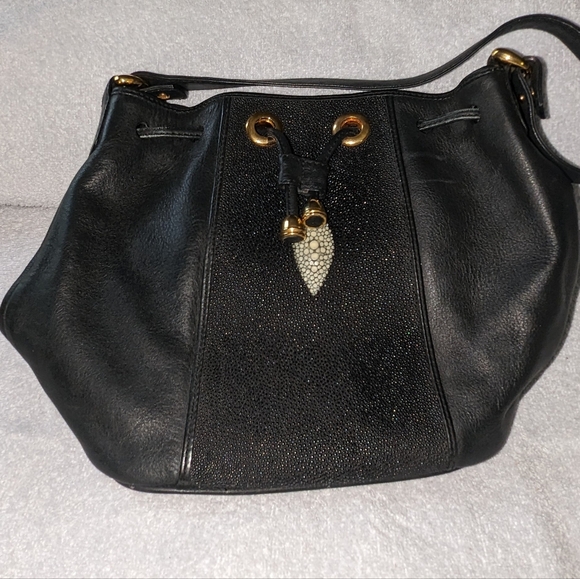 Pako Mikel Stingray black drawstring handbag. - Picture 9 of 11